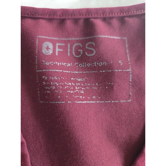 Figs Technical Collection Scrub Top Burgundy 2 Pocket Women's Size‎ S PO#1645 - Picture 6 of 8